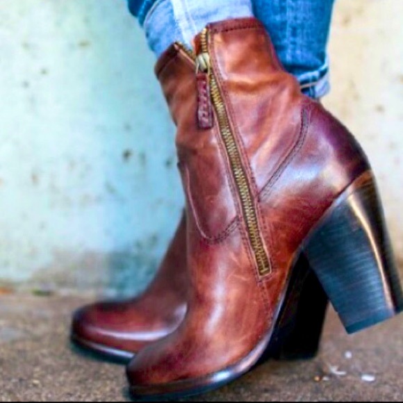 Frye Pattie Cognac Leather Belt Cute Ankle Booties - Picture 8 of 16